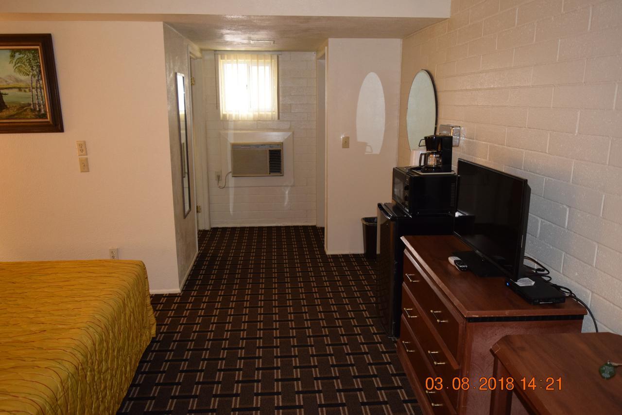 Stanlunds Inn And Suites Borrego Springs Bagian luar foto