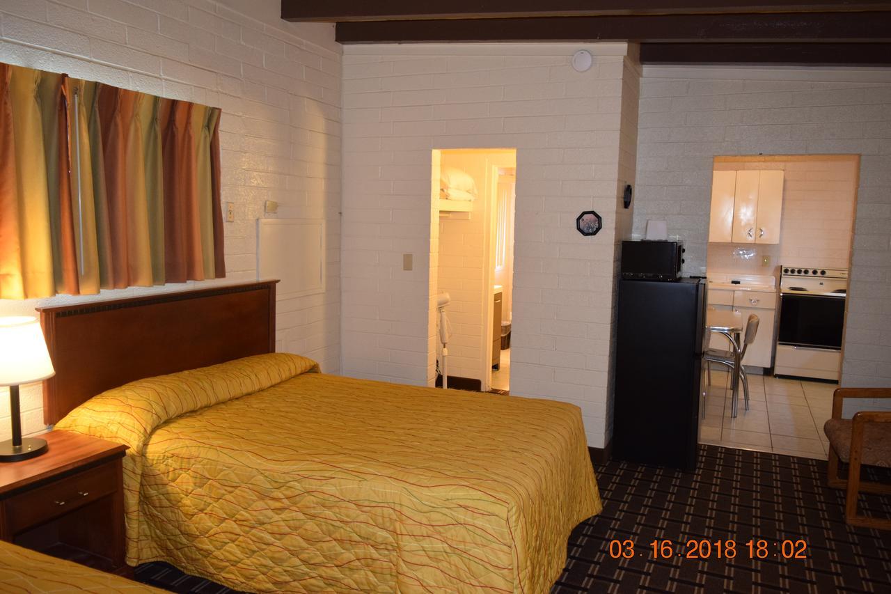 Stanlunds Inn And Suites Borrego Springs Bagian luar foto