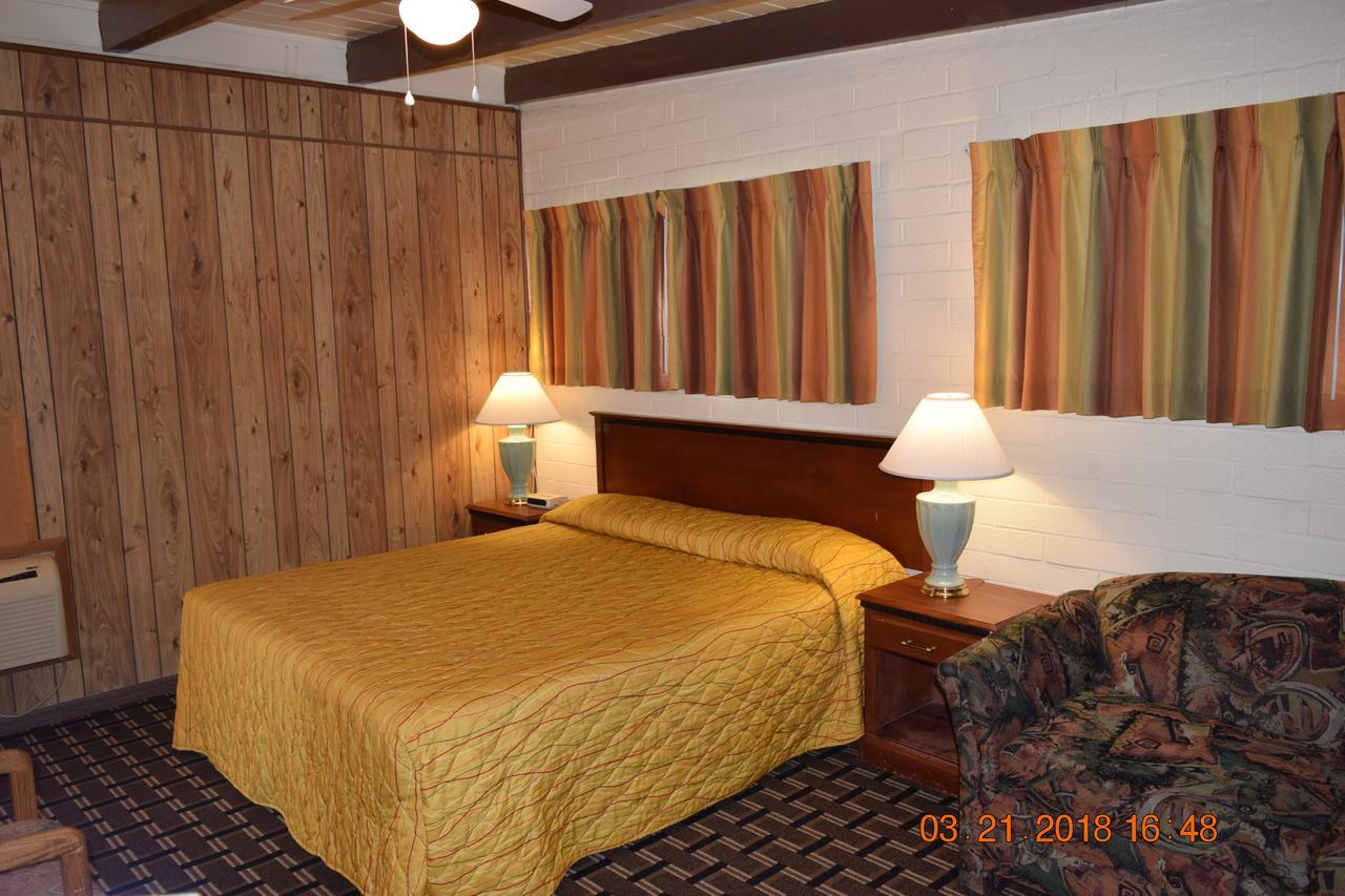 Stanlunds Inn And Suites Borrego Springs Bagian luar foto