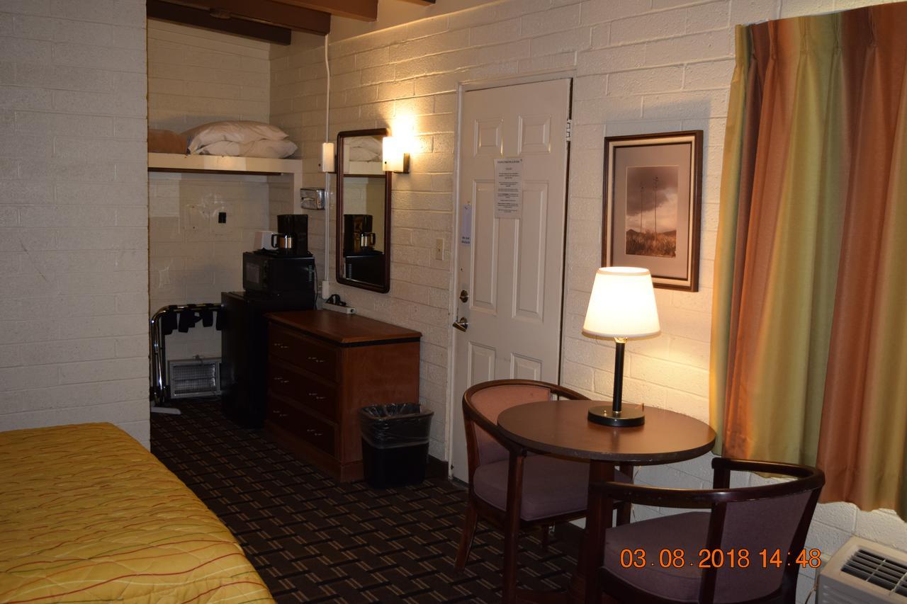 Stanlunds Inn And Suites Borrego Springs Bagian luar foto