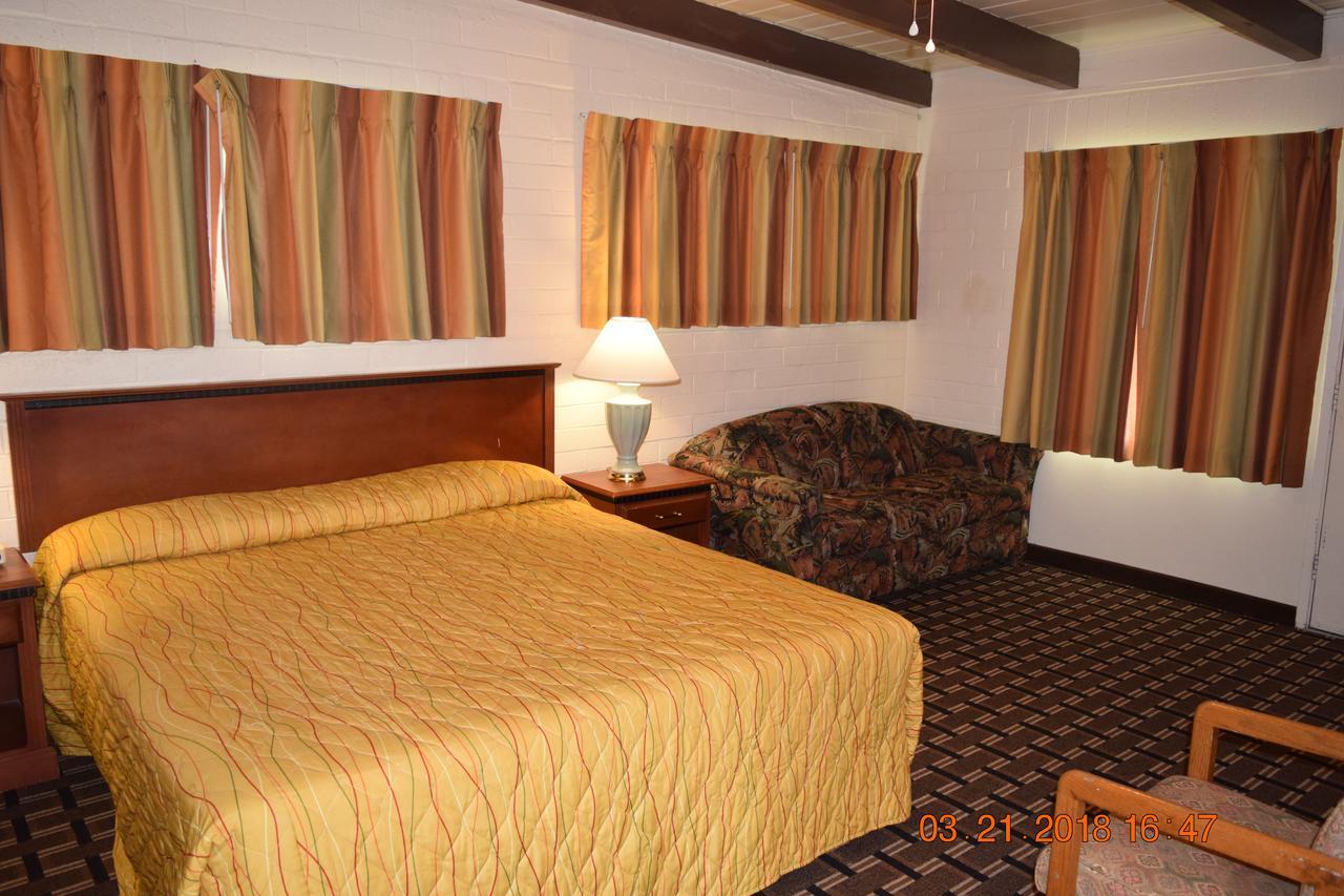 Stanlunds Inn And Suites Borrego Springs Bagian luar foto