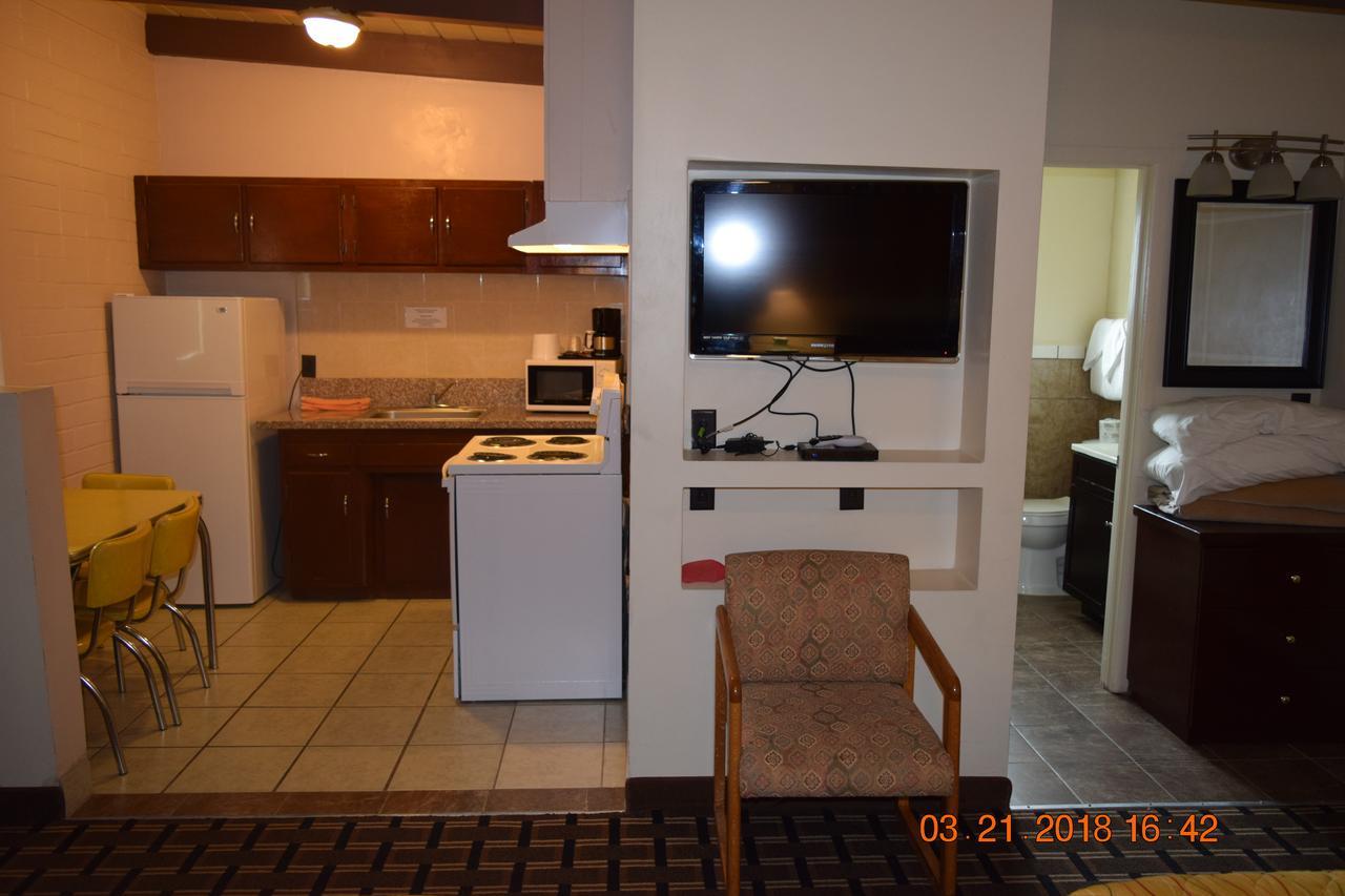 Stanlunds Inn And Suites Borrego Springs Bagian luar foto