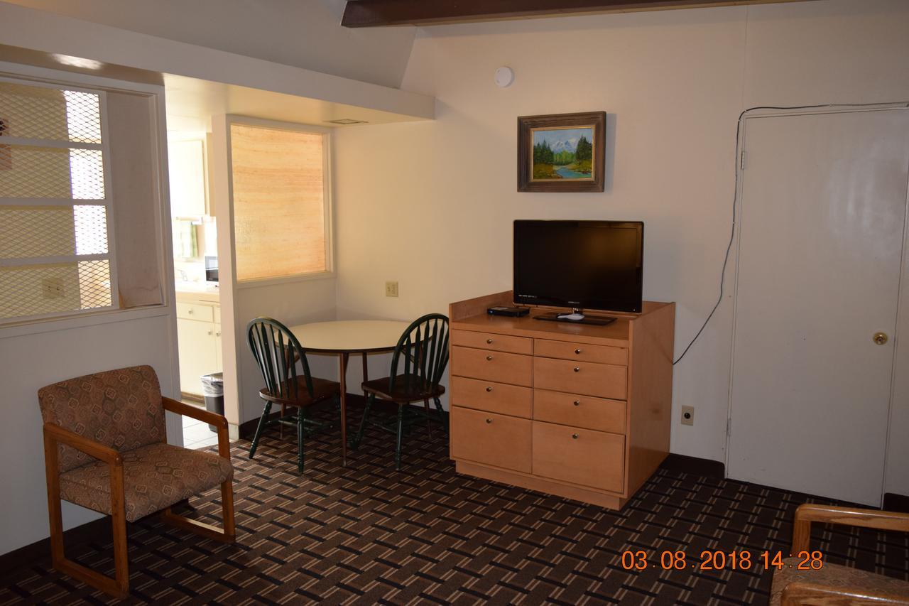 Stanlunds Inn And Suites Borrego Springs Bagian luar foto