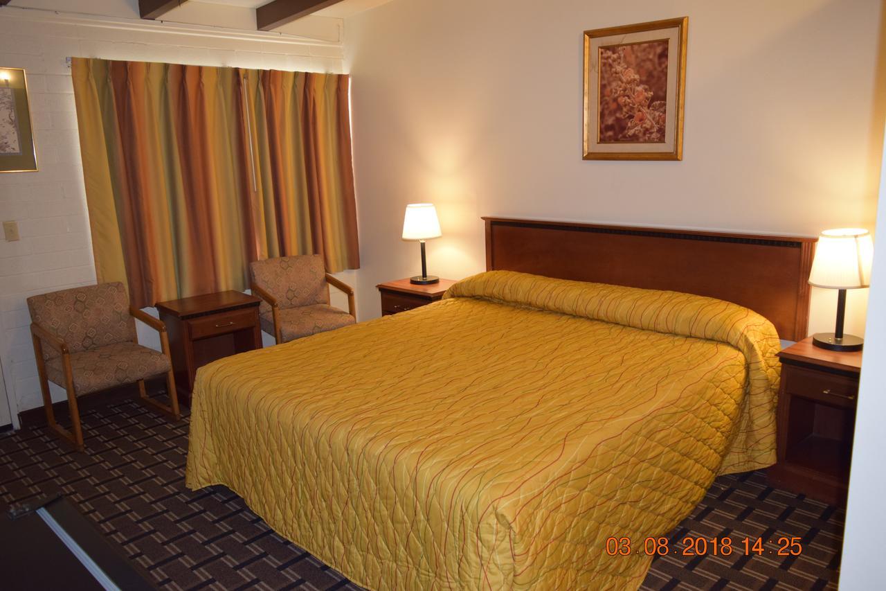 Stanlunds Inn And Suites Borrego Springs Bagian luar foto