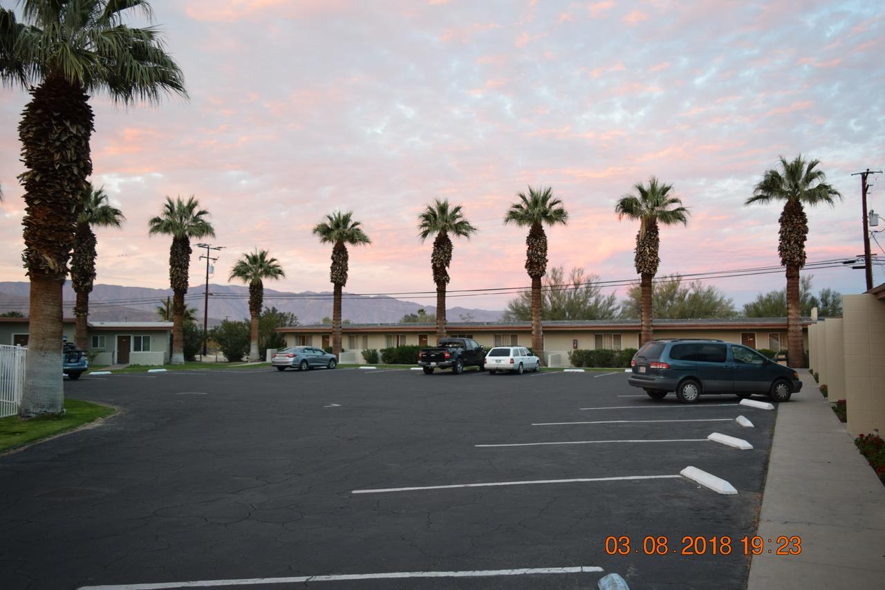 Stanlunds Inn And Suites Borrego Springs Bagian luar foto